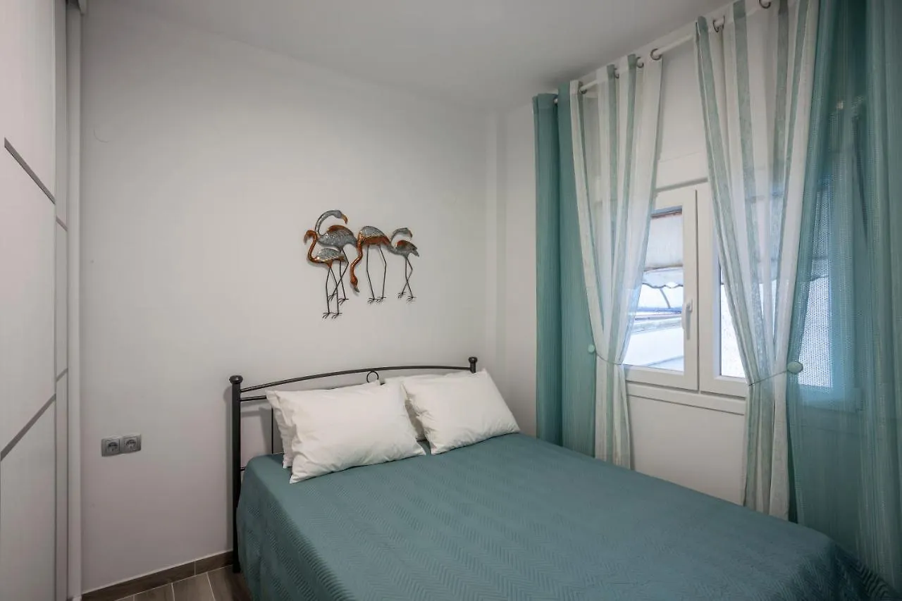 Flamingo Deluxe Studio Apartment Pefkochori