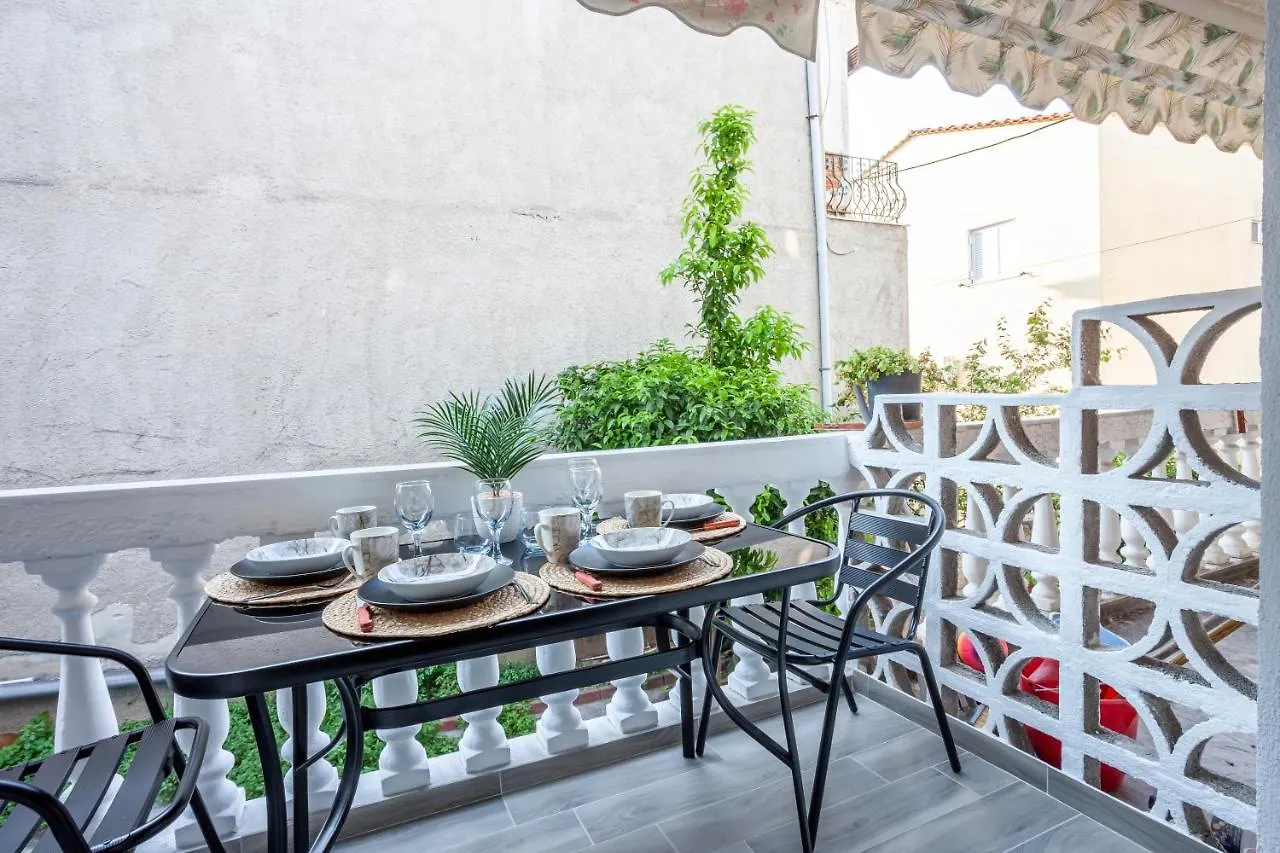 Flamingo Deluxe Studio Apartment Pefkochori Greece