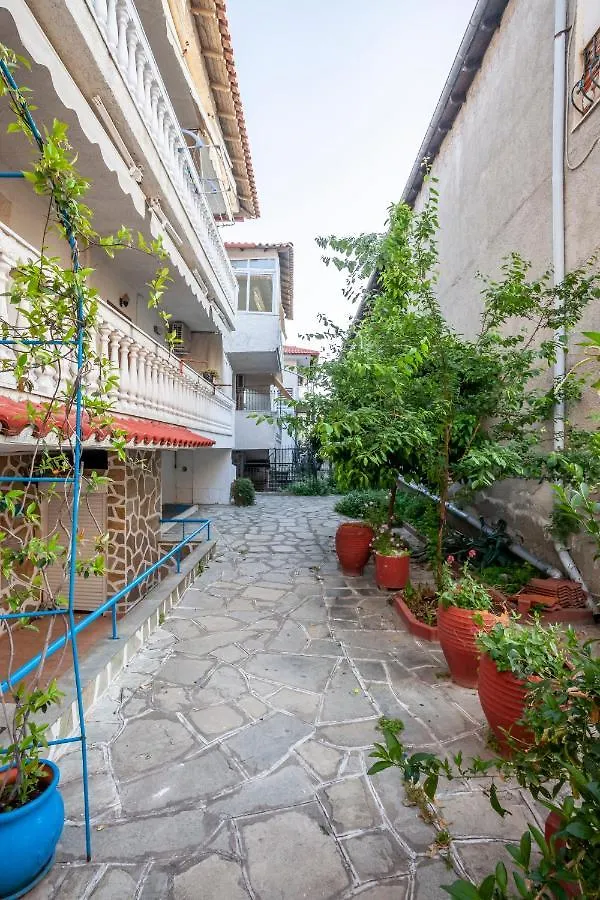Flamingo Deluxe Studio Apartment Pefkochori